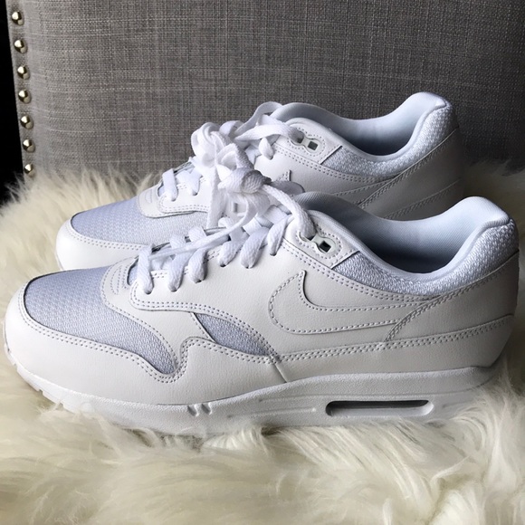 nike air max 1 triple white